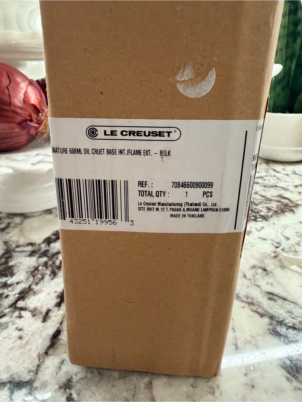 Le Creuset Orange Ombre Olive Oil Dispenser - Picture 4 of 6